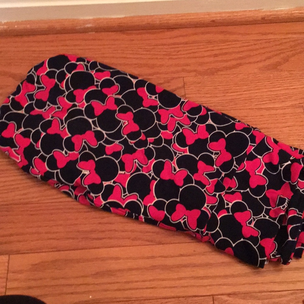 OS LuLaRoe Minnie leggings.
